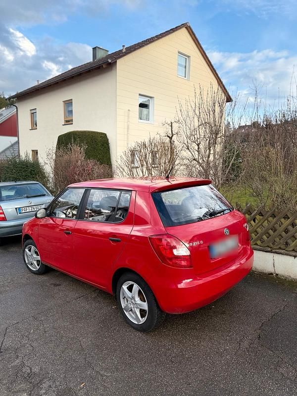 Gebraucht Skoda Fabia 60 PS (44 kW) 2009 Rot Kleinwagen