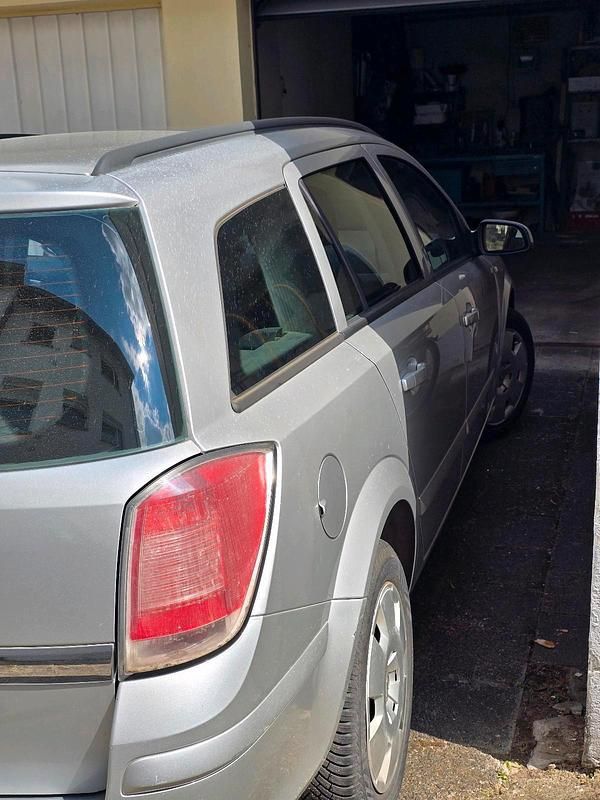 Gebraucht Opel Astra 90 PS (66 kW) 2006 Silber Kombi