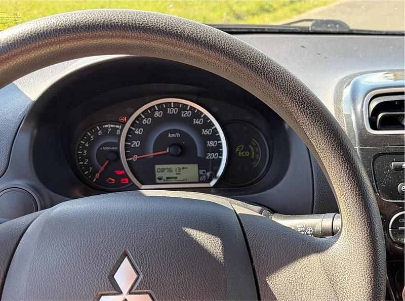 Gebraucht Mitsubishi Space Star 80 PS (58 kW) 2013 Blau Van / Kleinbus