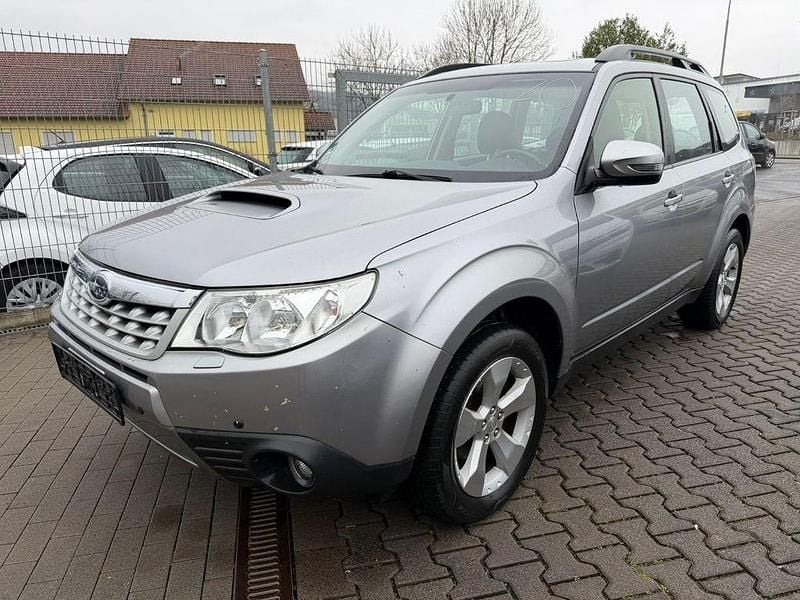 Grau Gebraucht 2012 Subaru Forester Exclusive+ SUV | 4.750 € (Guter Preis) - Bild 1/4