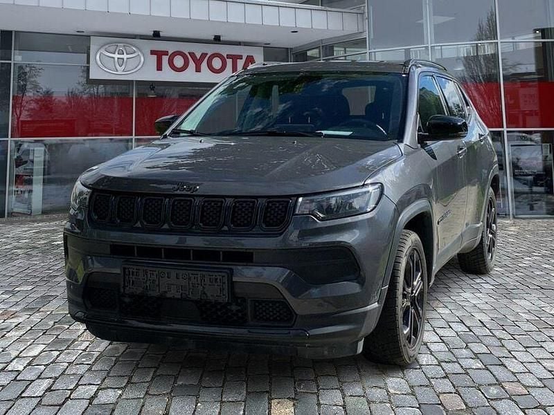 Grigio moda (graphite grey met Gebraucht 2023 Jeep Compass Longitude SUV | 18.490 € (Superpreis) - Bild 1/4
