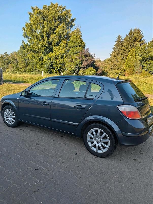 Gebraucht Opel Astra 90 PS (66 kW) 2007 Blau Kleinwagen