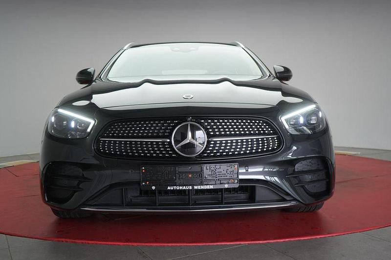 Gebraucht Mercedes E300 AMG 194 PS (142 kW) 2023 Grau Limousine