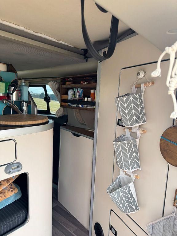 Gebraucht Ford Transit Nugget 131 PS (96 kW) 2018 Weiß Van / Kleinbus