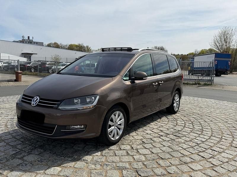 Second-hand VW Sharan 170 CP (125 kW) 2011 Maro Monovolum