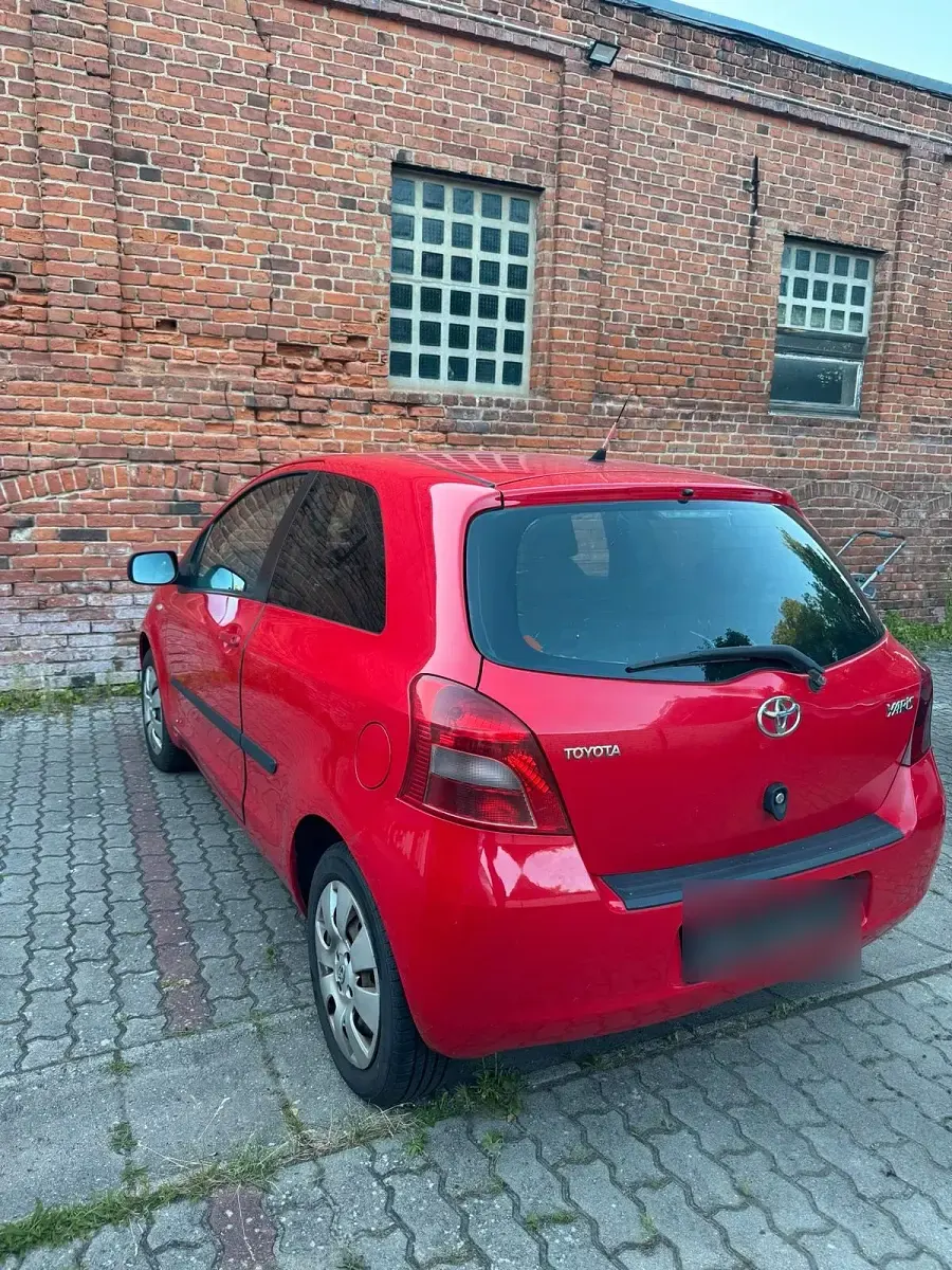 Gebraucht Toyota Yaris 69 PS (50 kW) 2008 Rot Kleinwagen