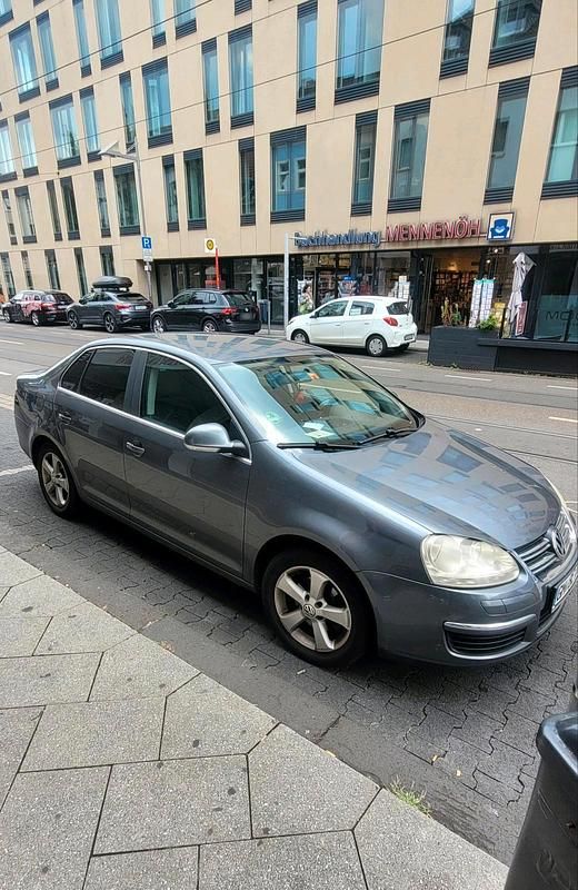 Gebraucht VW Jetta 105 PS (77 kW) 2007 Limousine