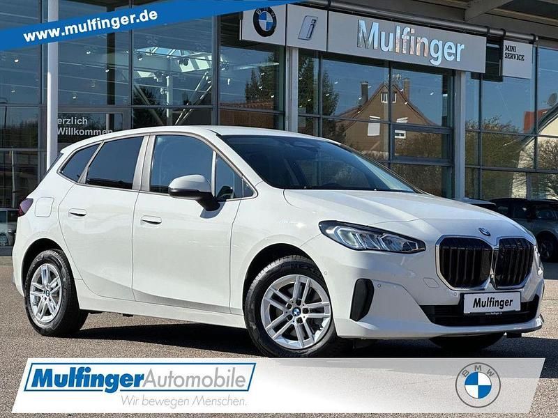 Gebraucht BMW 220 156 PS (114 kW) 2023 Weiß Van / Kleinbus