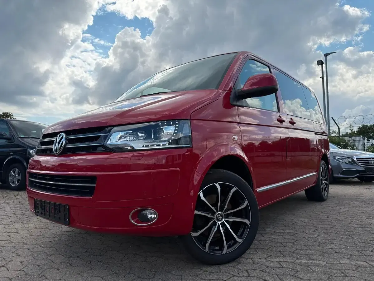 Gebraucht VW Multivan Comfortline 140 PS (102 kW) 2015 Rot Van / Kleinbus