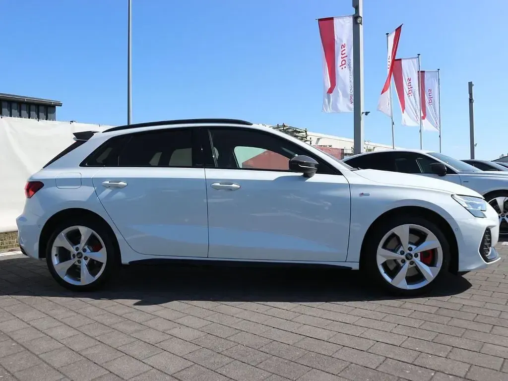 Gebraucht Audi A3 S-Line 272 PS (200 kW) 2025 Gletscherweiß metallic Limousine