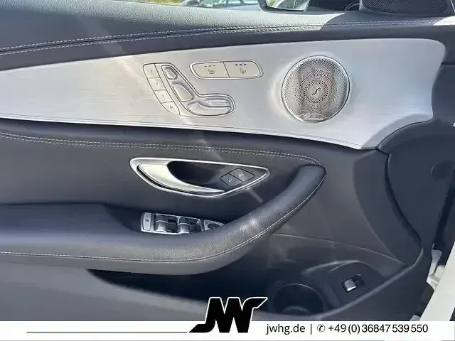 Gebraucht Mercedes E300 AMG 306 PS (225 kW) 2022 Polarweiss  unilack Kombi