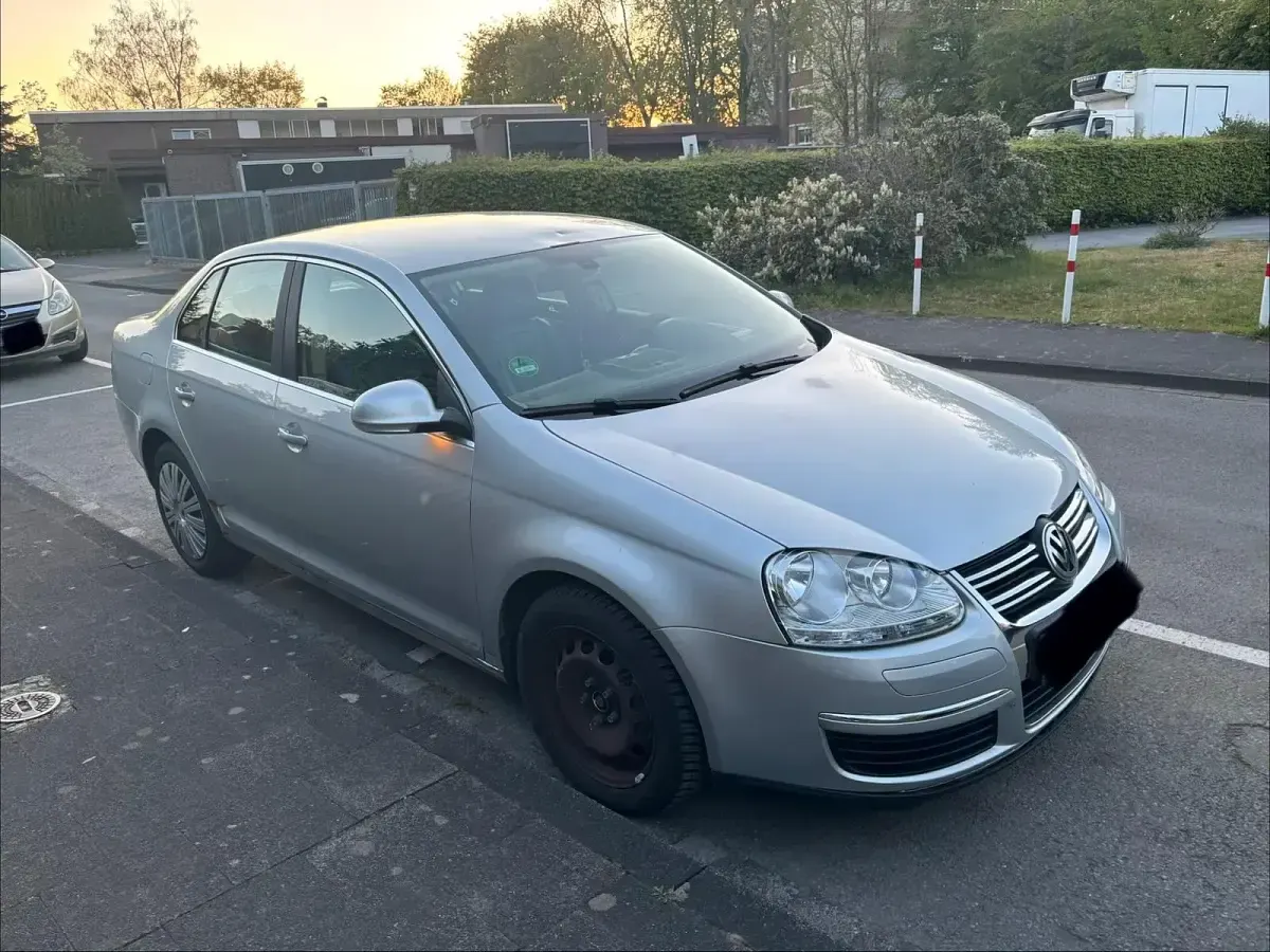 Gebraucht VW Jetta 150 PS (110 kW) 2006 Grau Limousine