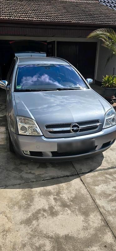 Second-hand Opel Vectra 155 CP (114 kW) 2004 Argintiu Break