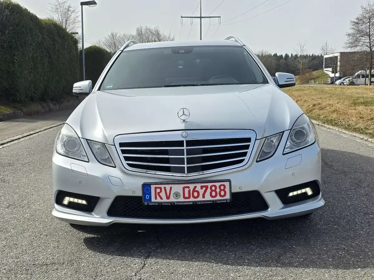 Gebraucht Mercedes E350 AMG line 231 PS (169 kW) 2010 Iridiumsilber  metalliclack Kombi