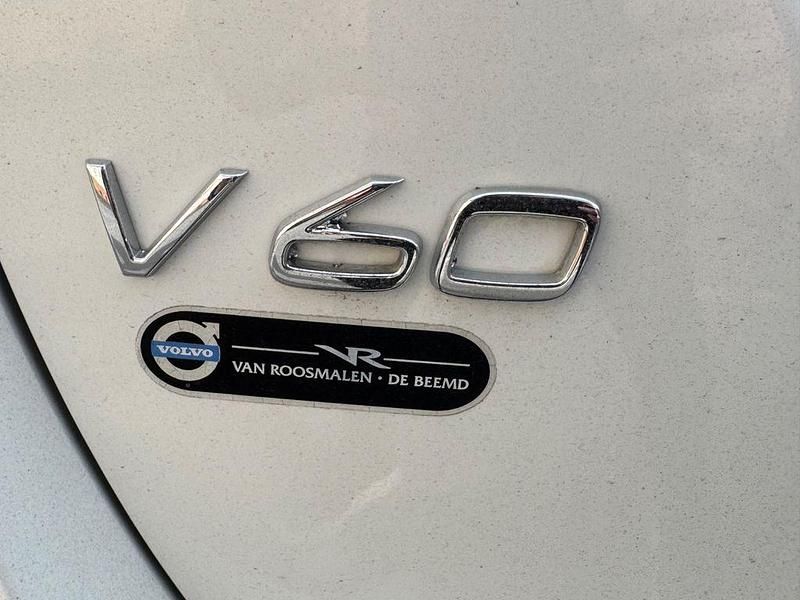 Gebraucht Volvo V60 Summum 280 PS (205 kW) 2015 Weiß Kombi