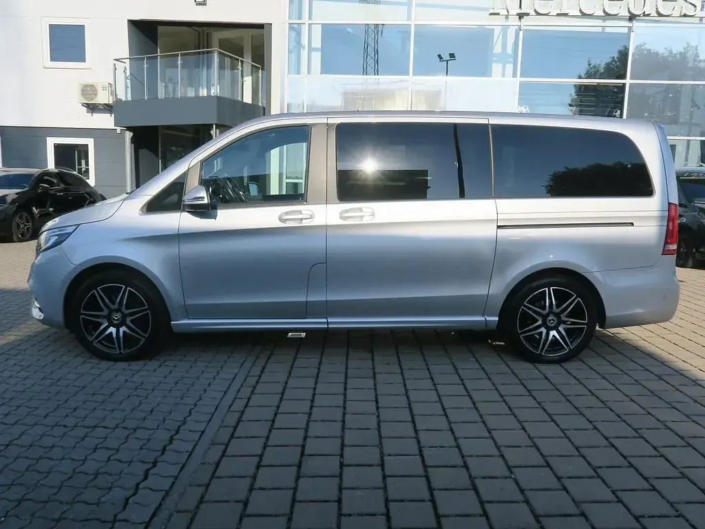 Gebraucht Mercedes V300 Avantgarde Edition 239 PS (175 kW) 2019 Silber Van / Kleinbus