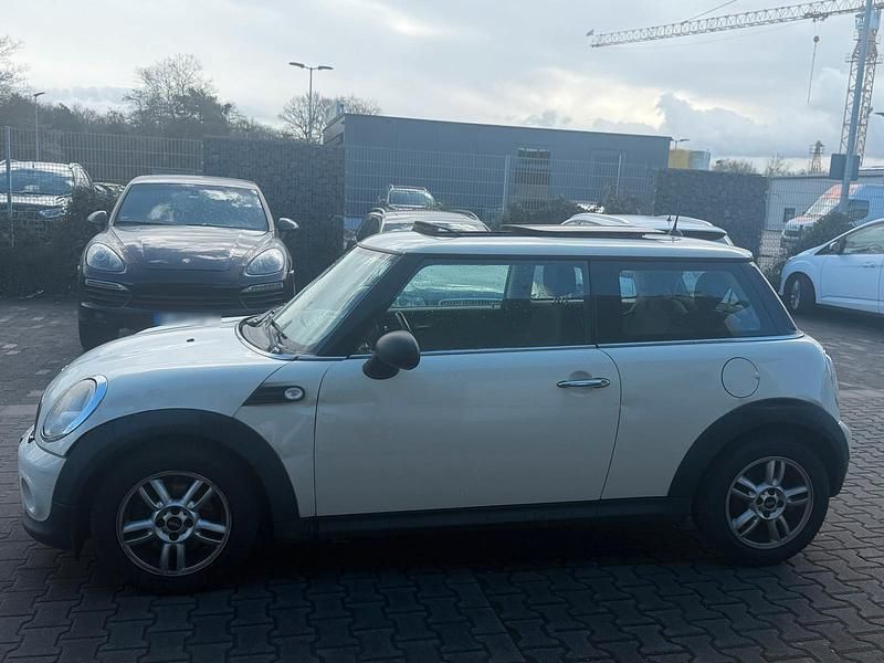 Gebraucht Mini Cooper 75 PS (55 kW) 2011 Weiß Kleinwagen