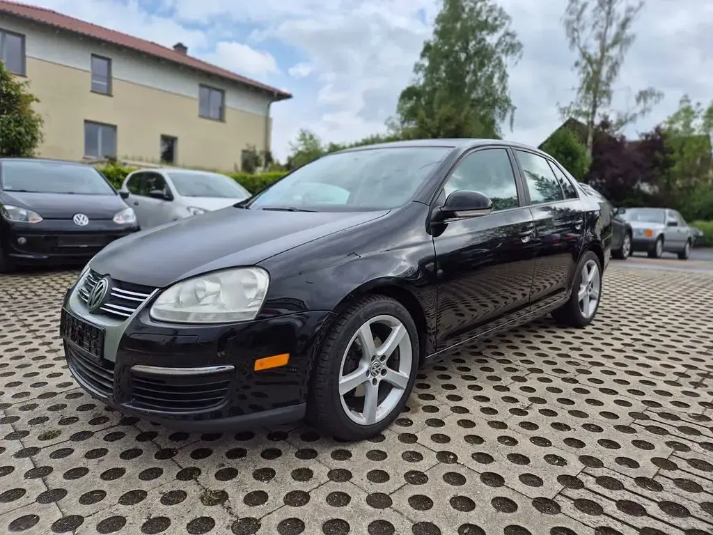 Gebraucht VW Jetta Trendline 170 PS (125 kW) 2009 Schwarz Limousine
