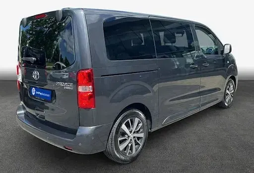 Gebraucht Toyota Proace Verso 177 PS (130 kW) 2025 Titanium grey metallic Kombi