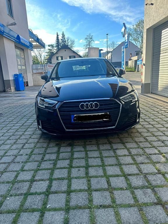 Gebraucht 2018 Audi A3 Sport Limousine | 16.400 € (Fairer Preis) - Bild 1/4