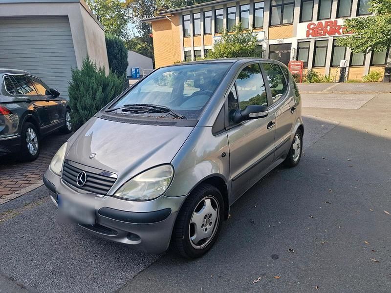 Grau Gebraucht 2004 Mercedes A140 Limousine | 850 € - Bild 1/4