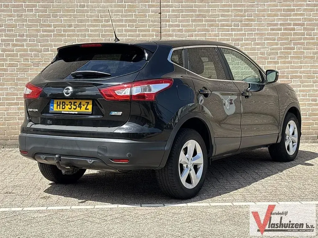 Gebraucht Nissan Qashqai 131 PS (96 kW) 2015 Schwarz SUV