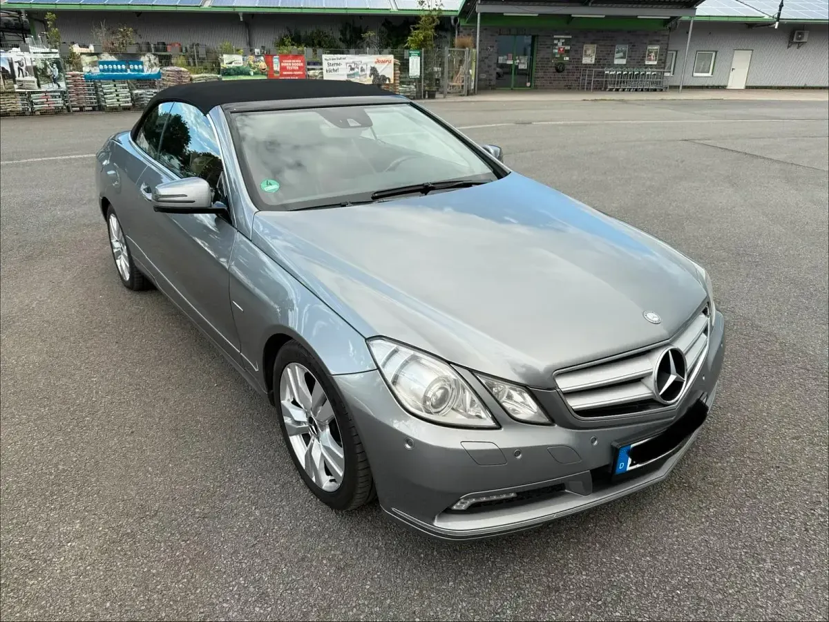 Gebraucht Mercedes E220 170 PS (125 kW) 2010 Silber Cabrio