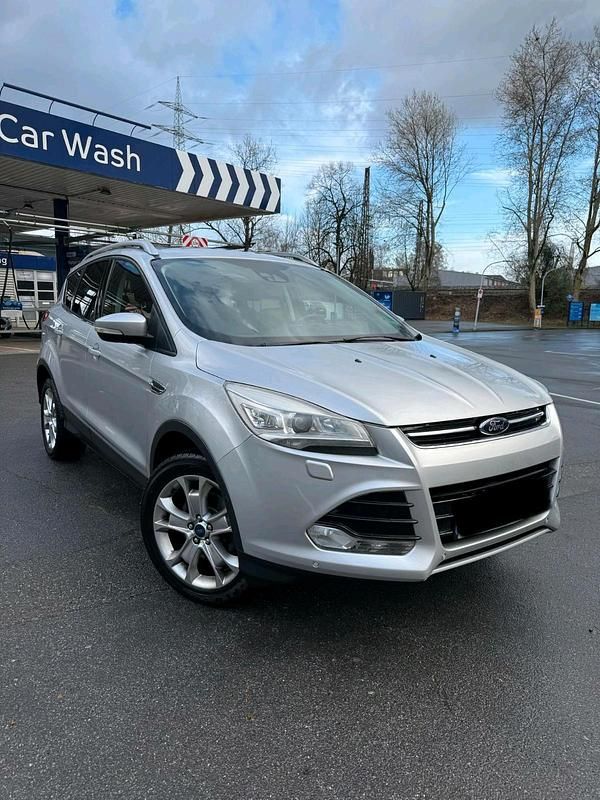 Gebraucht Ford Kuga 163 PS (119 kW) 2013 Silber SUV