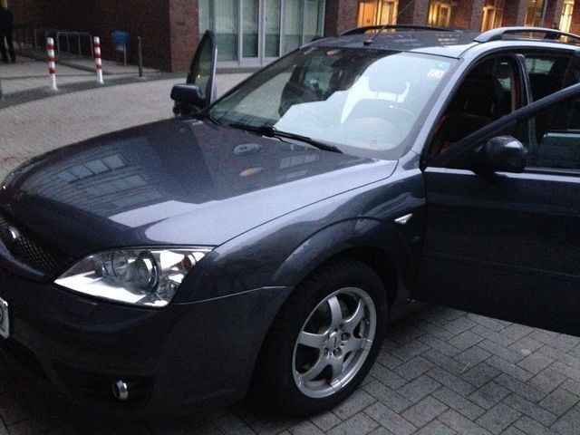Gebraucht Ford Mondeo Ghia 170 PS (125 kW) 2004 Grau metallic Kombi