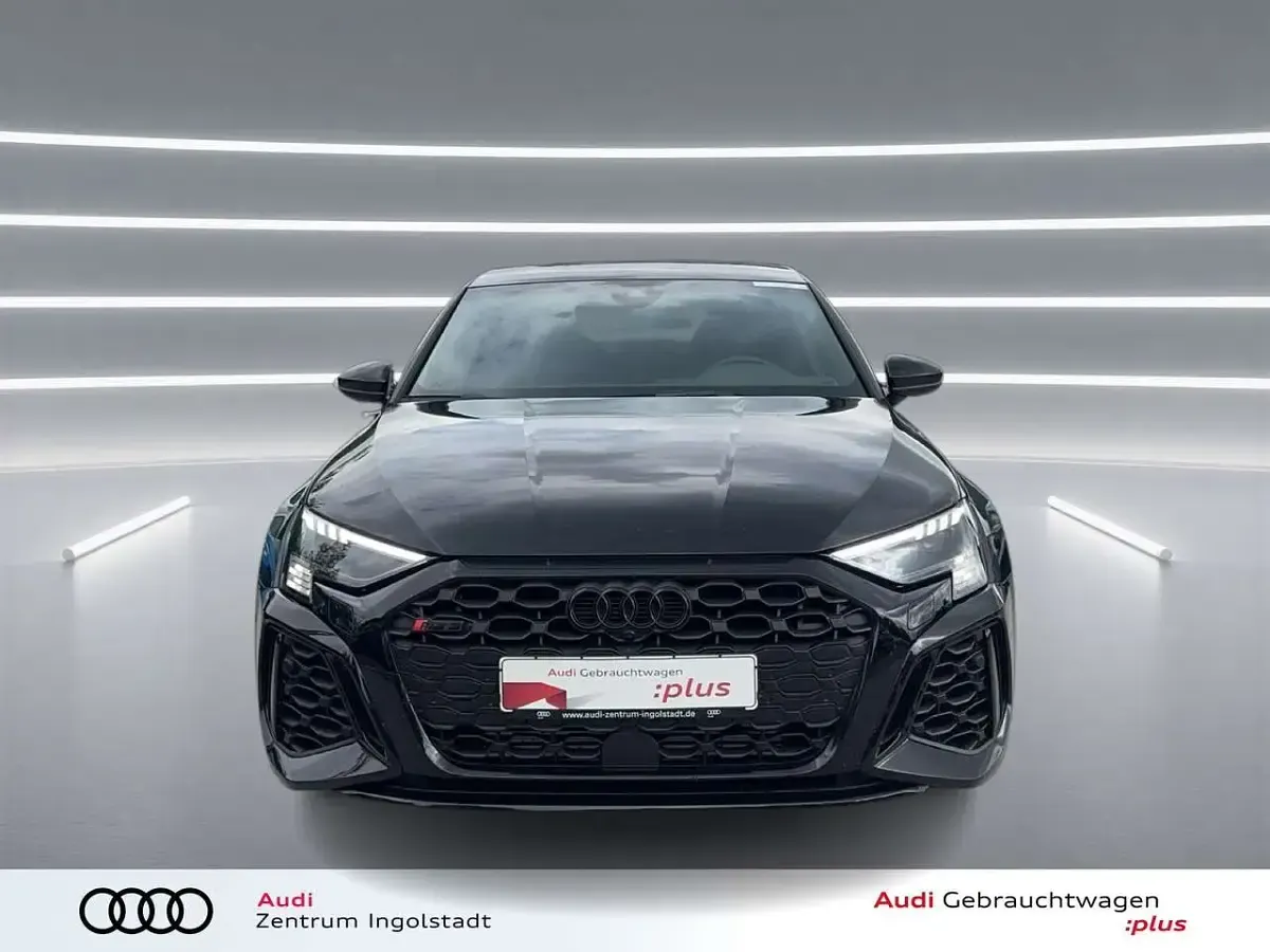Gebraucht Audi RS3 Ambiente 400 PS (294 kW) 2022 Mythosschwarz metallic Limousine