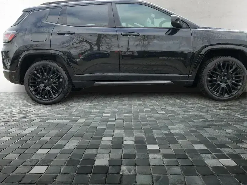 Gebraucht Jeep Compass Night Eagle 131 PS (96 kW) 2023 Solid black (5ck) SUV