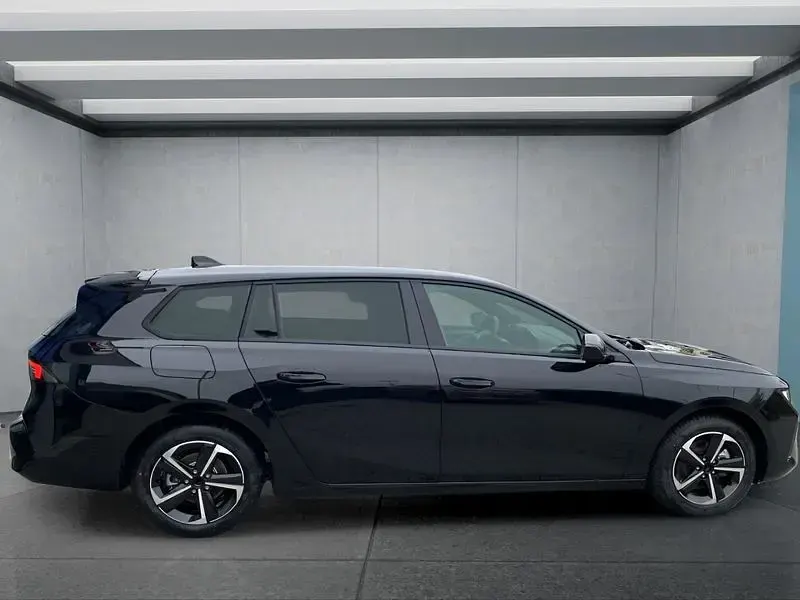 Neu Opel Astra 131 PS (96 kW) 2025 Schwarz Kleinwagen