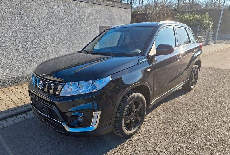 Schwarz Gebraucht 2018 Suzuki Vitara SUV | 13.900 € (Superpreis) - Bild 1/4