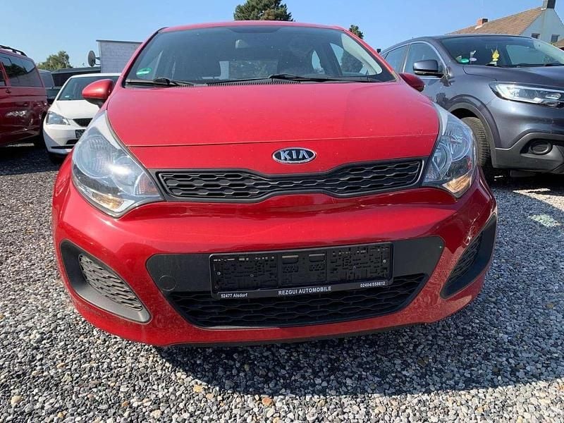 Rot Gebraucht 2012 Kia Rio Edition 7 Kleinwagen | 4.799 € (Fairer Preis) - Bild 1/4
