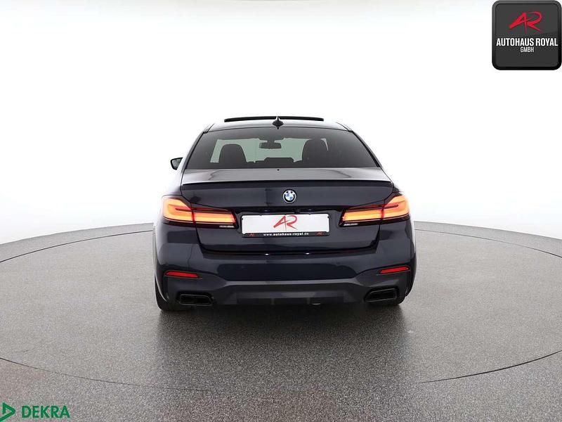 Gebraucht BMW M550 Performance 530 PS (389 kW) 2022 Carbonschwarz Limousine