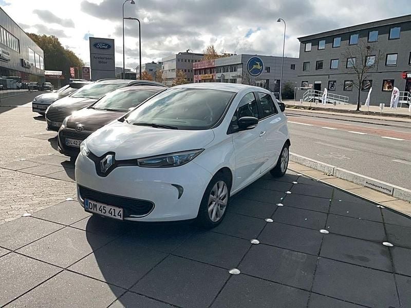 Weiß Gebraucht 2016 Renault Zoe Life Kleinwagen | 5.200 € (Superpreis) - Bild 1/4