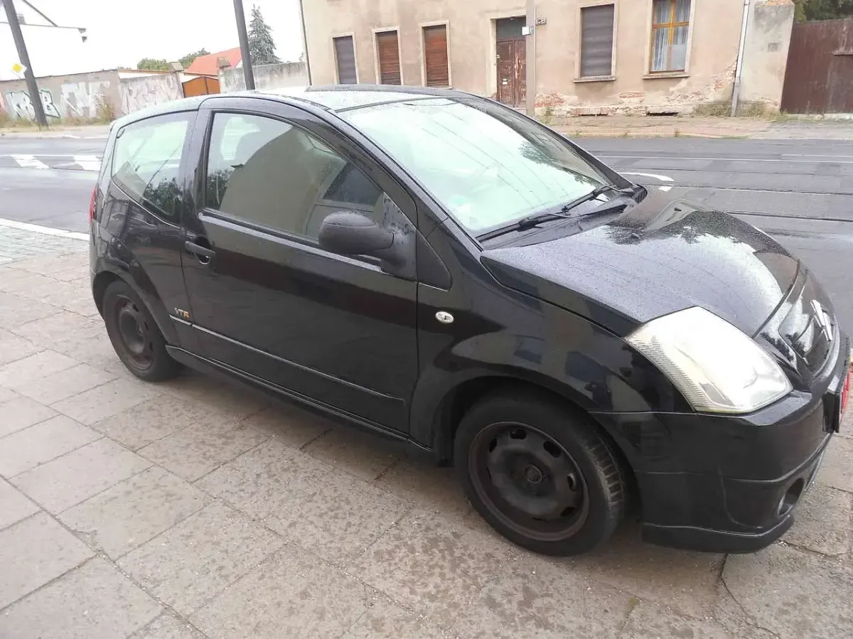 Gebraucht Citroën C2 VTR Sport 73 PS (53 kW) 2006 Lack onyx schwarz/deckende Kleinwagen