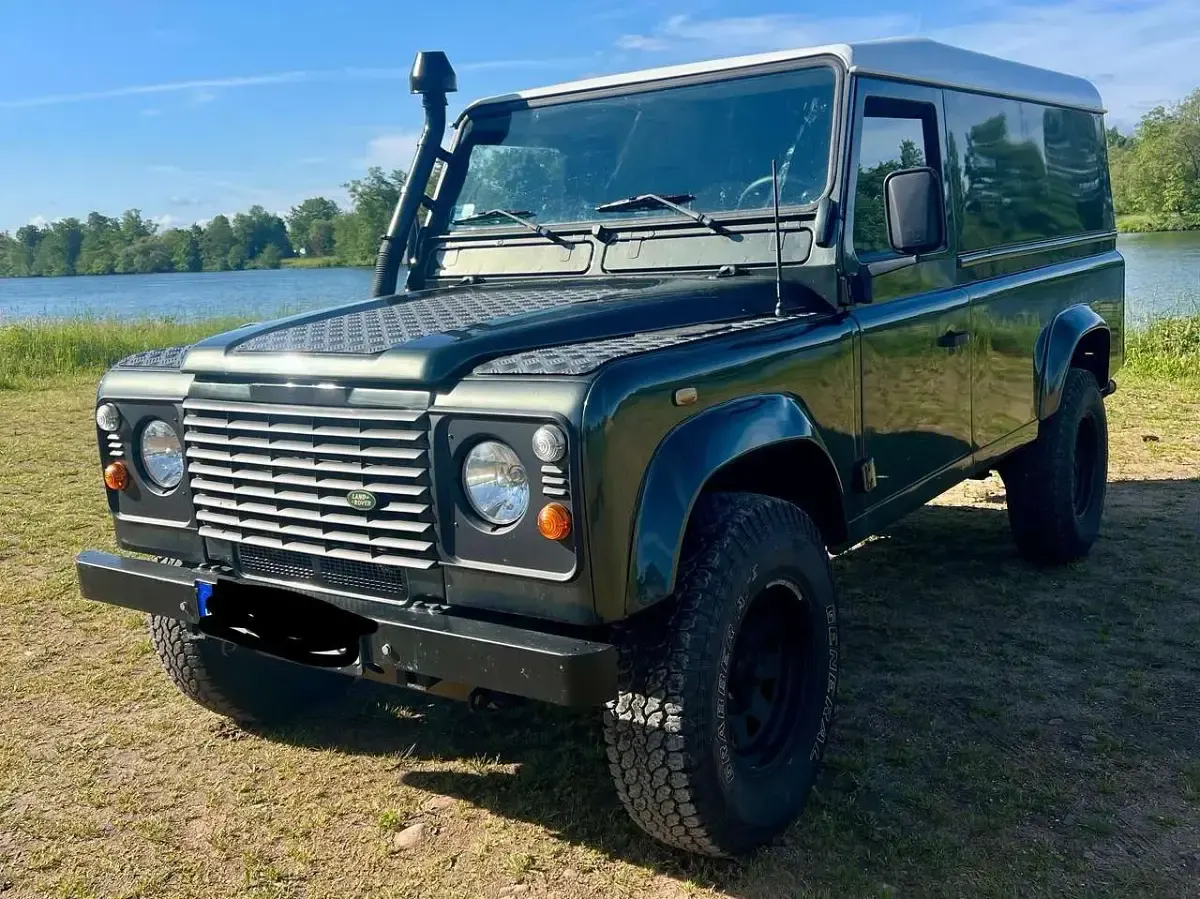 Gebraucht Land Rover Defender 122 PS (89 kW) 2006 Grün SUV
