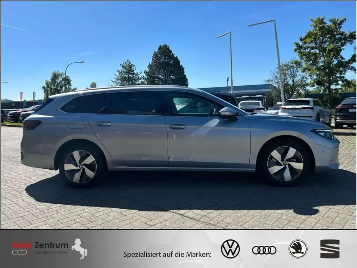 Gebraucht VW Passat Business 150 PS (110 kW) 2025 Silber Kombi