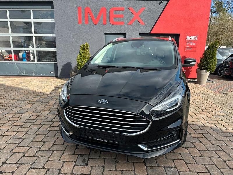 Gebraucht Ford S-MAX Titanium 150 PS (110 kW) 2022 Schwarz Van / Kleinbus