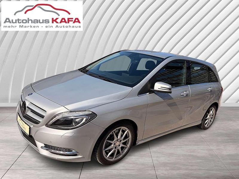 Gebraucht Mercedes B220 170 PS (125 kW) 2014 Polarsilber  metalliclack Van / Kleinbus