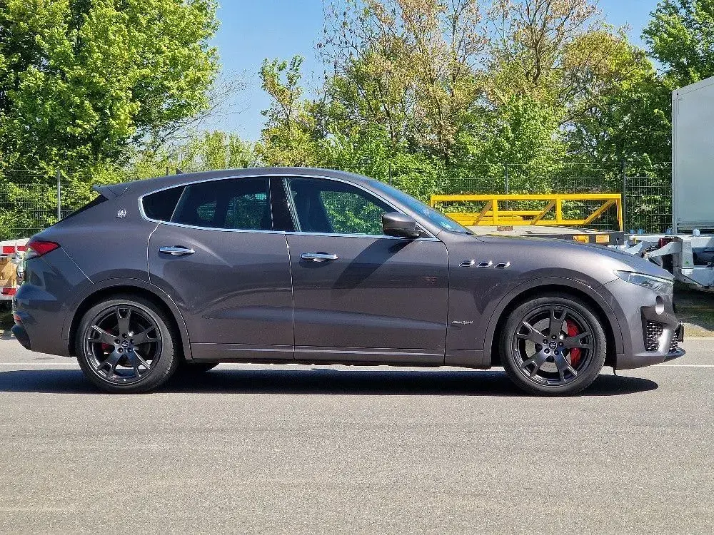 Gebraucht Maserati Levante 275 PS (202 kW) 2021 Grau SUV