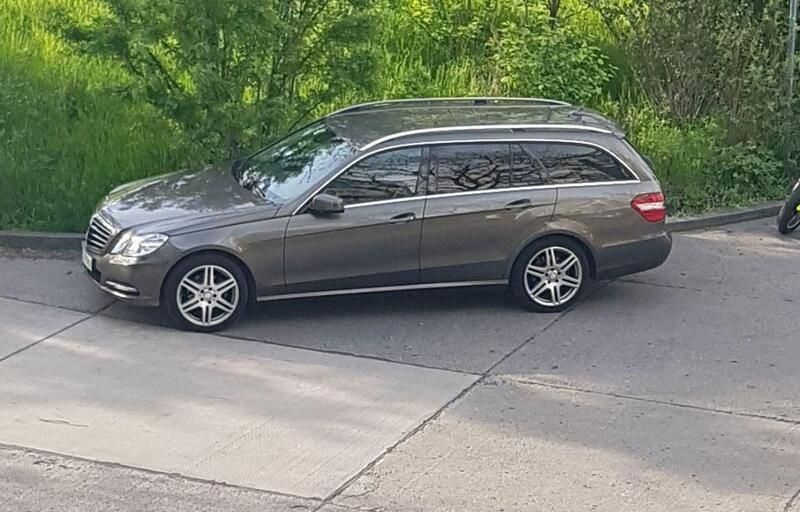 Gebraucht Mercedes E220 AMG 170 PS (125 kW) 2012 Grau Kombi