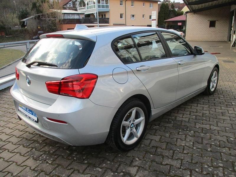 Gebraucht BMW 120 Advantage 190 PS (139 kW) 2017 Silber Kleinwagen