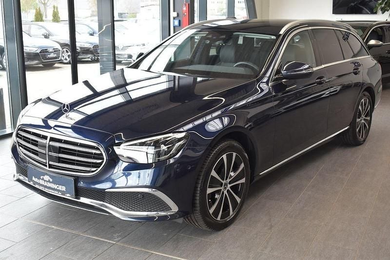 Usado Mercedes E220 Exclusive 200 CV (147 kW) 2022 Azul Berlina