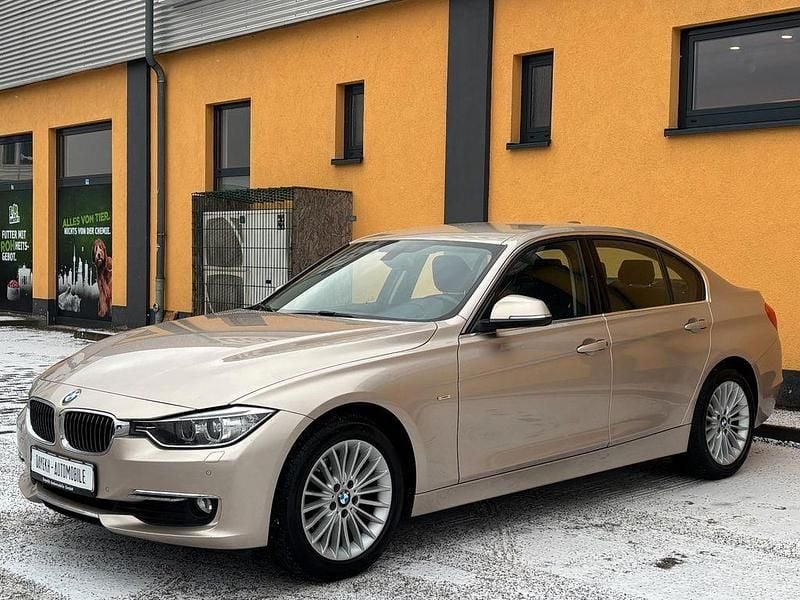 Gebraucht BMW 320 Luxury Line 184 PS (135 kW) 2015 Silber Limousine