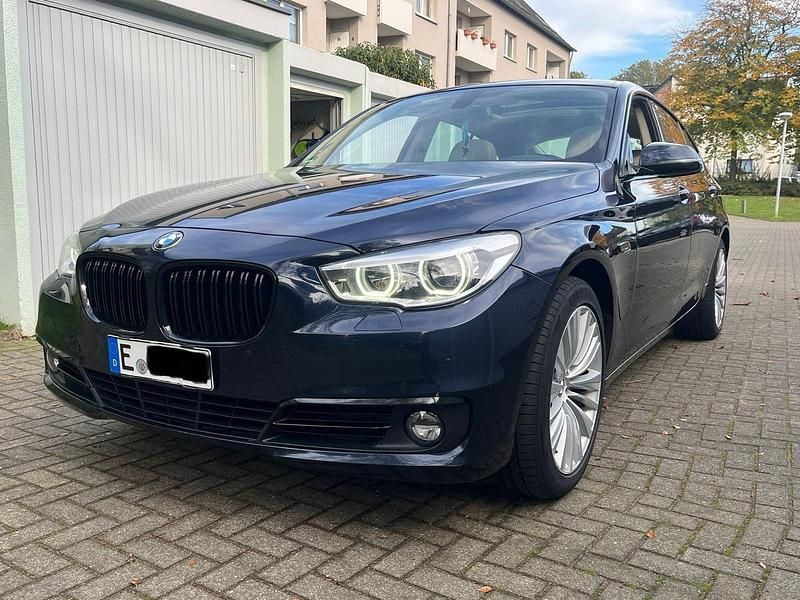 Blau Gebraucht 2014 BMW 530 Gran Turismo Limousine | 14.999 € (Fairer Preis) - Bild 1/4
