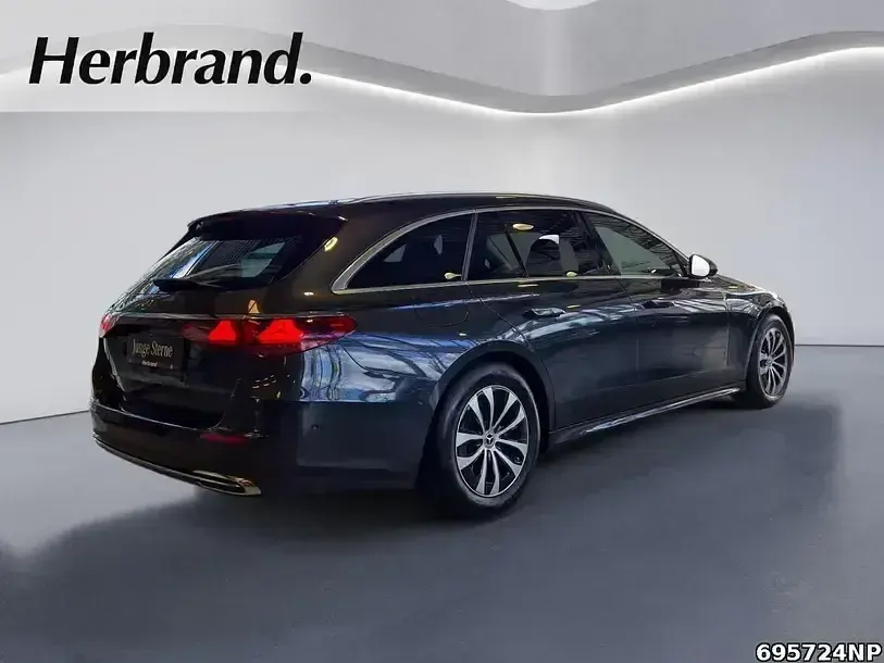 Gebraucht Mercedes E200 Avantgarde 360 PS (264 kW) 2024 Metalliclack graphitgrau Kombi