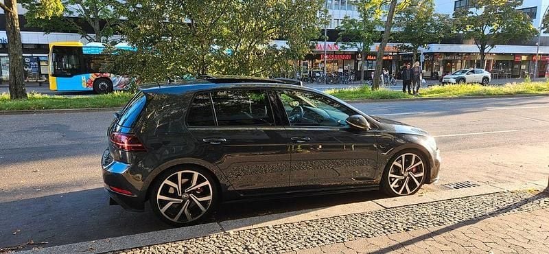 Blau Gebraucht 2019 VW Golf VII GTI Limousine | 22.550 € (Fairer Preis) - Bild 1/4