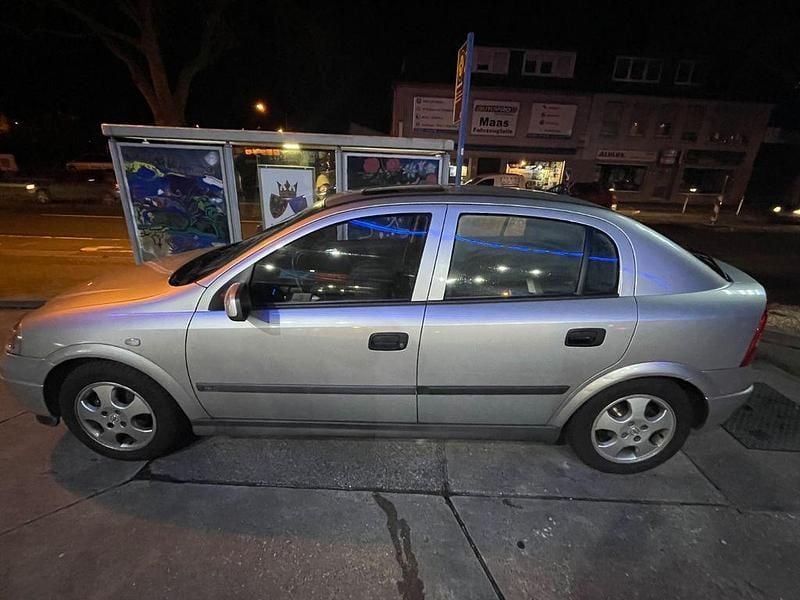 Second-hand Opel Astra 75 CP (55 kW) 1999 Argintiu Berlinǎ